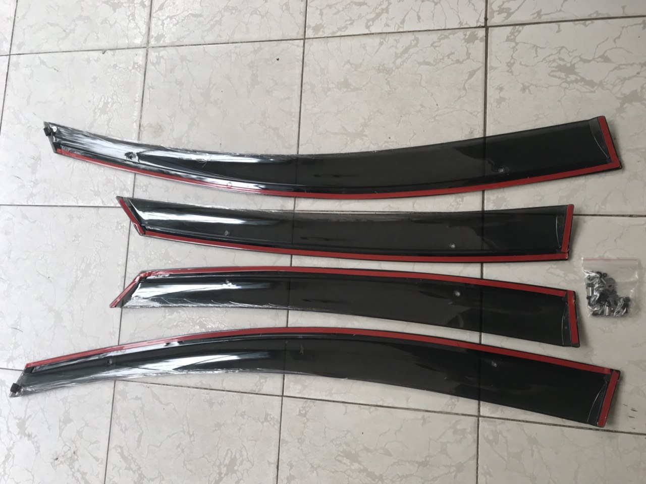 Bộ vè che mưa Ford Focus Hatchback/Sedan