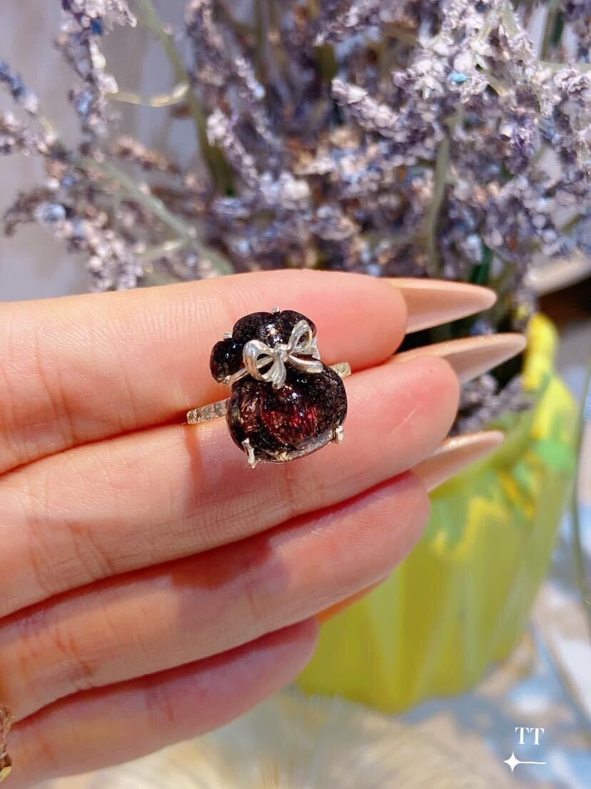 Nhẫn túi tiền thạch anh tóc đen bọc bạc kết nơ xinh xắn, nhẫn đá phong thuỷ hợp mệnh mộc, mệnh thuỷ, trang sức thiết kế đủ hoá đơn thẻ bảo hành