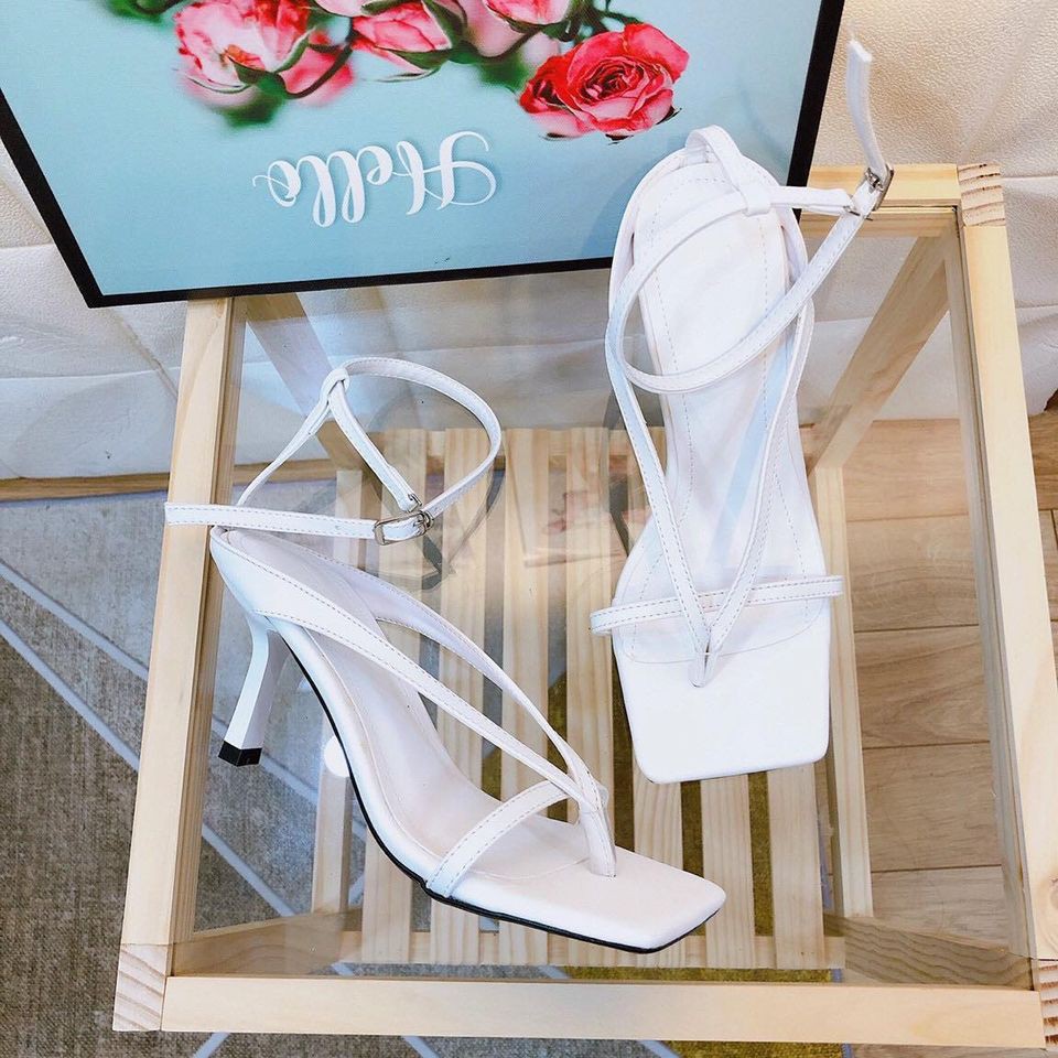Sandal gót nhọn kiểu xỏ ngón thanh lịch cao 7p màu đen, trắng và nude. Guốc cao gót thời trang mũi vuông