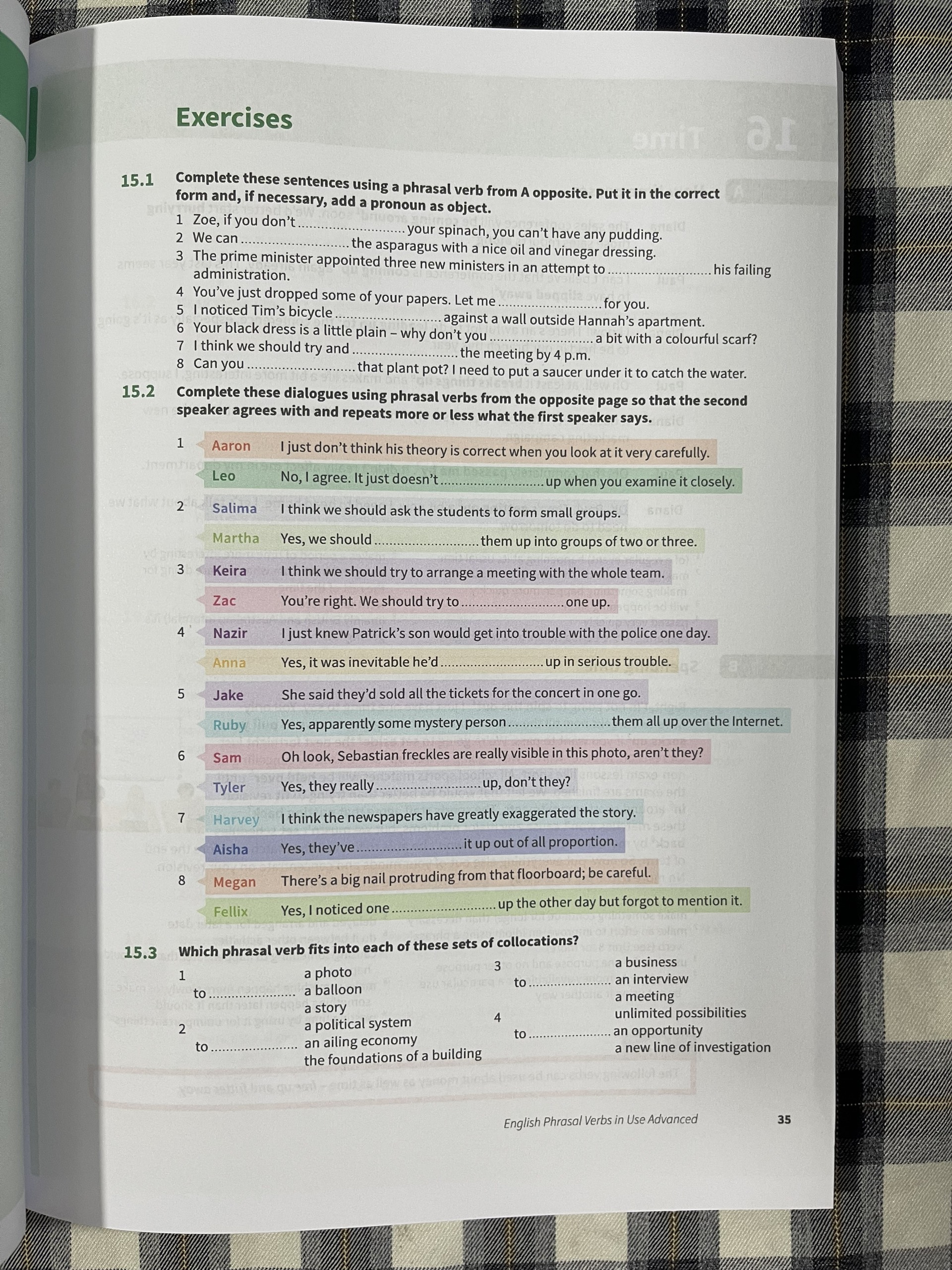 English Phrasal Verbs in Use