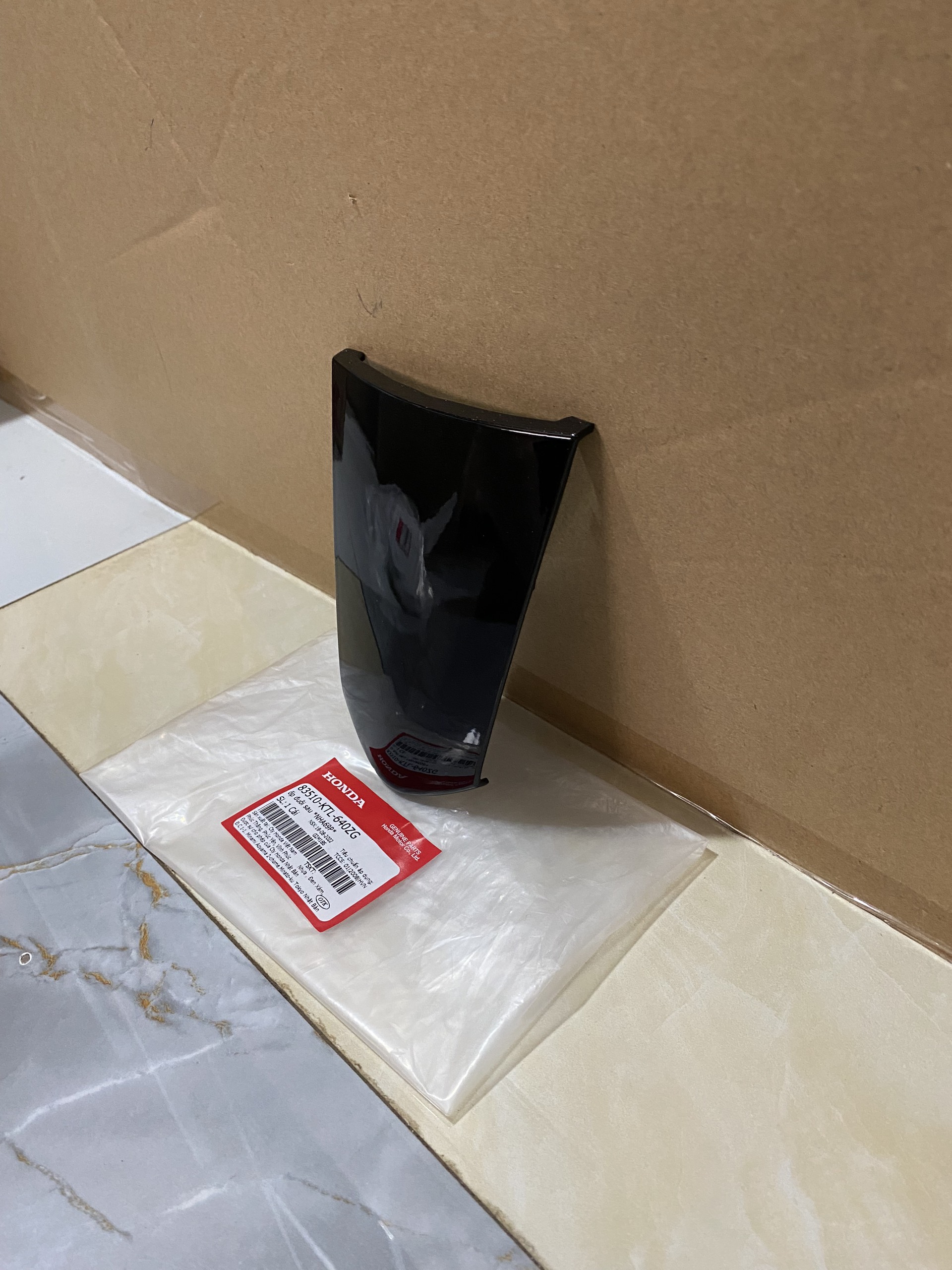 Ốp đuôi sau wave s 100, wave cá, wave alpha 100 màu đen