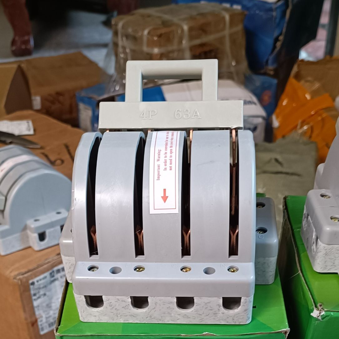 CẦU DAO ĐẢO 3 PHA 4 CỰC 63A -100A
