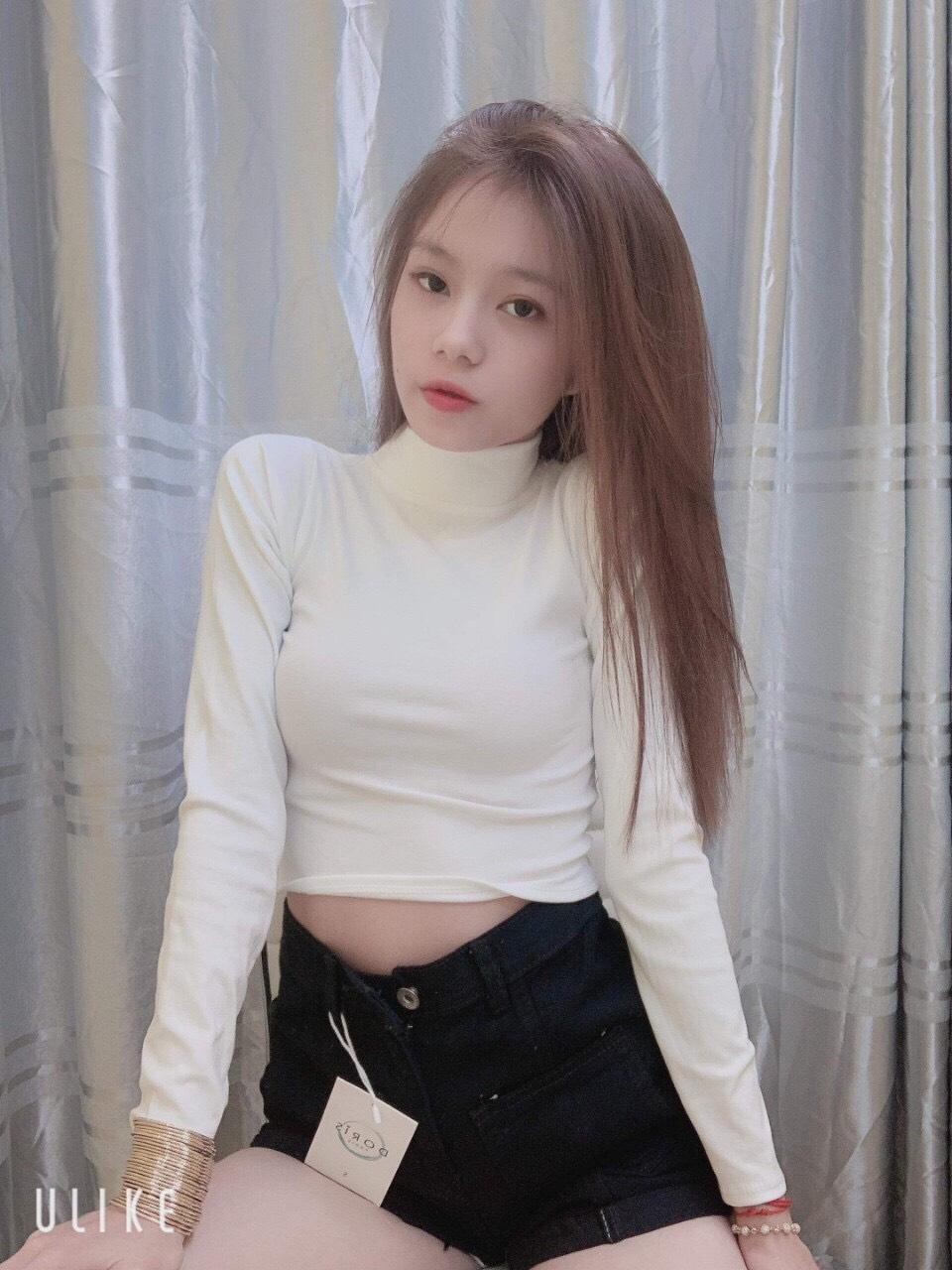 Áo thun croptop cổ lọ ôm body tay dài p.p