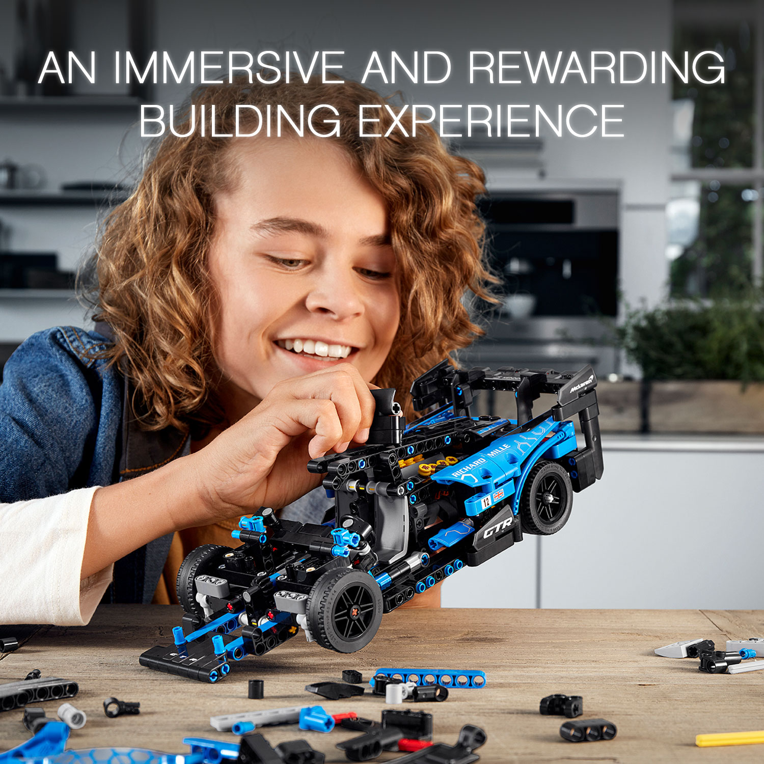 LEGO TECHNIC 42123 Đồ Chơi Lắp Ráp Siêu Xe Mclaren Sen GTR ( 830 Chi tiết)