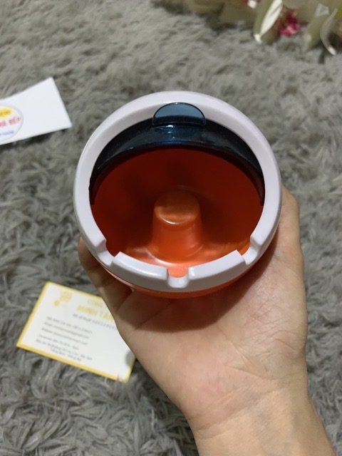 Gạt tàn thuốc lá hình tròn có nắp