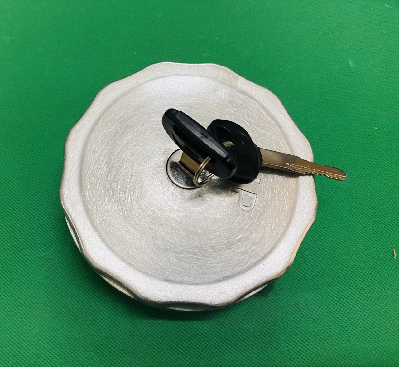 Nắp bình dầu hino 500, nắp bình dầu hino 700