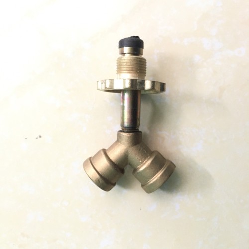 Y chia 1 bình ga sử dụng 2 bếp ga