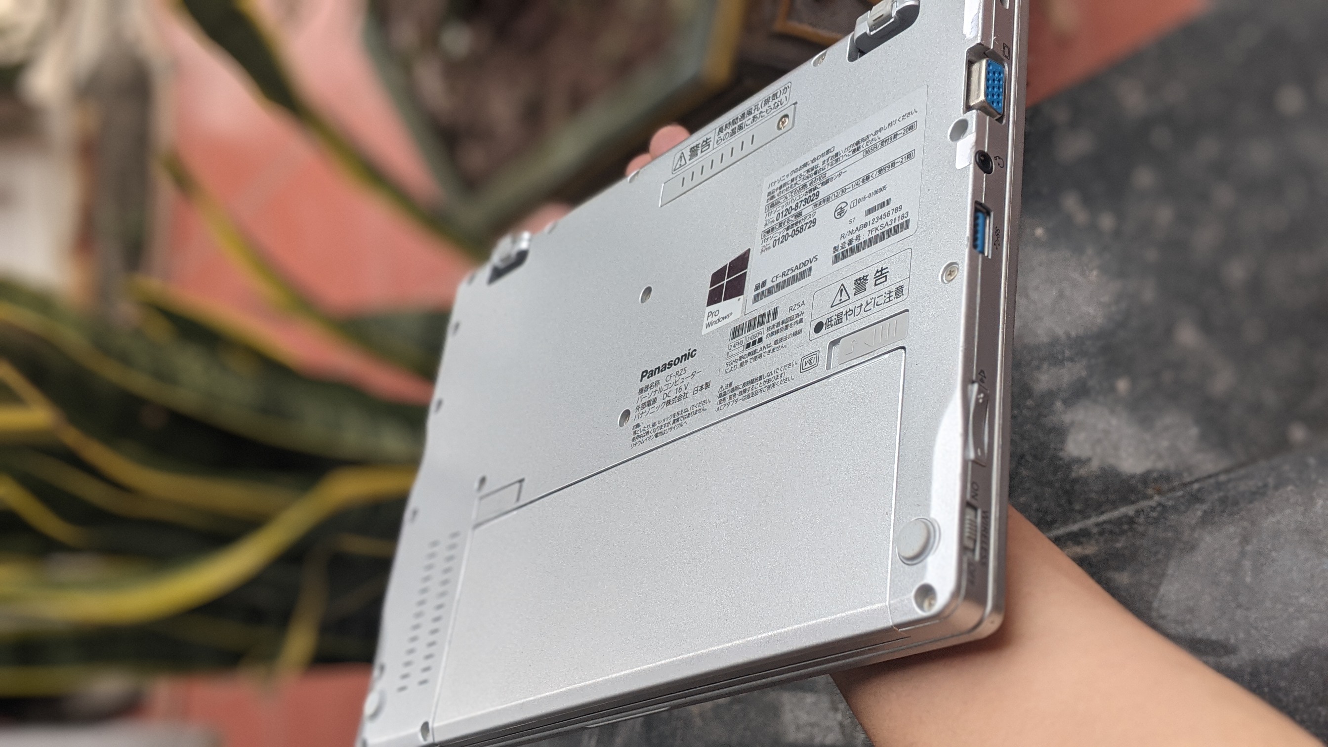 Laptop siêu sang siêu bền Nhật Bản Panasonic CF-RZ6