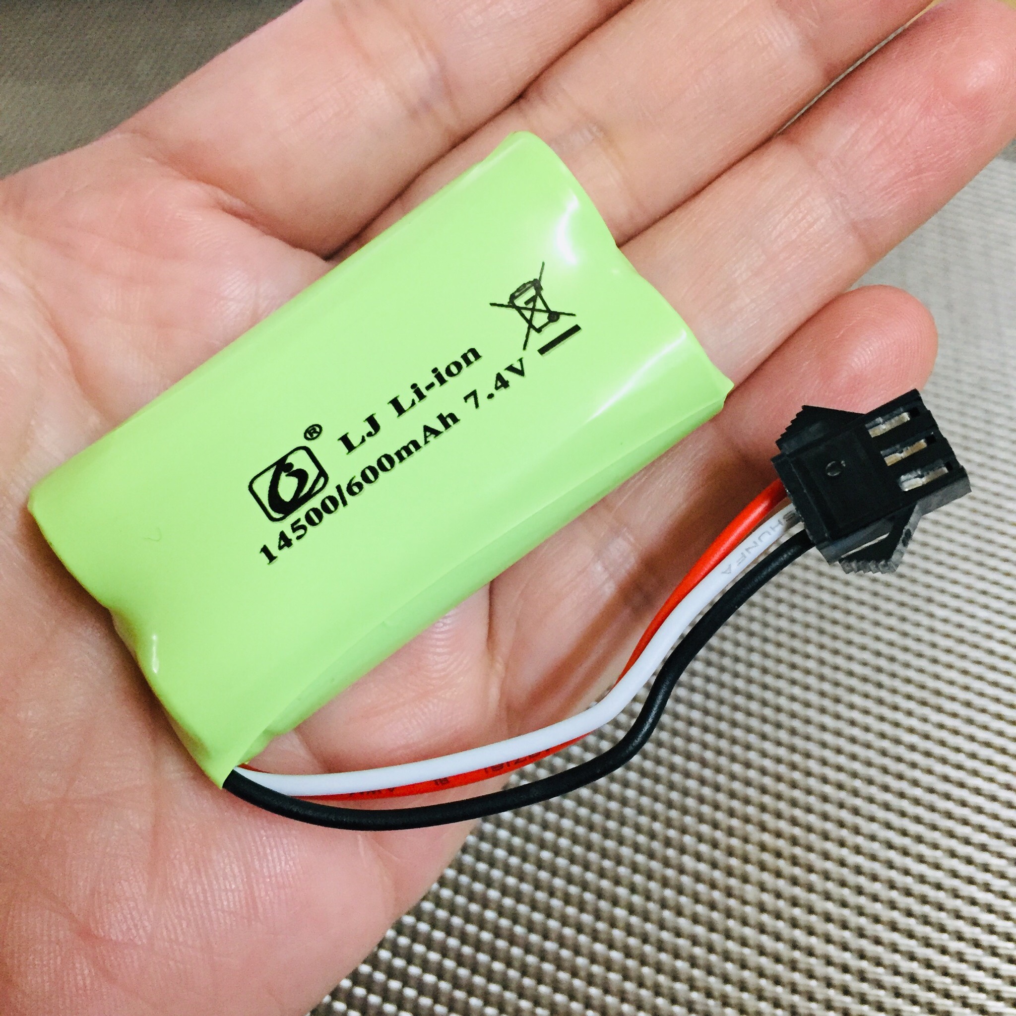 Pin sạc 14500 2s điện áp 7.4v dung lượng 600mah jack cắm sm 3p