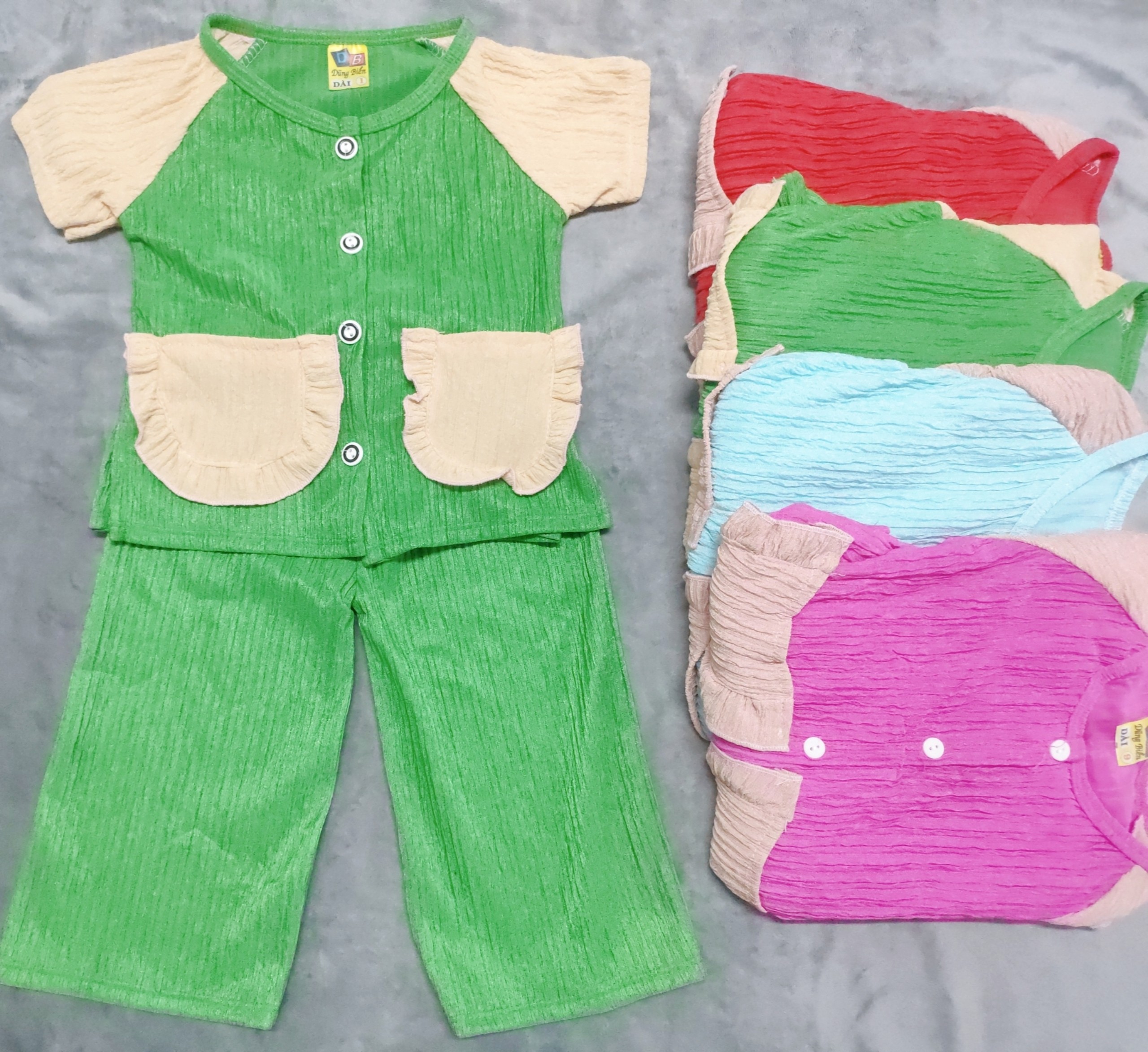 Bộ Tay Ngắn Quần Dài Xốp Nhật Bé (6-18kg) (giao màu ngẫu nhiên)