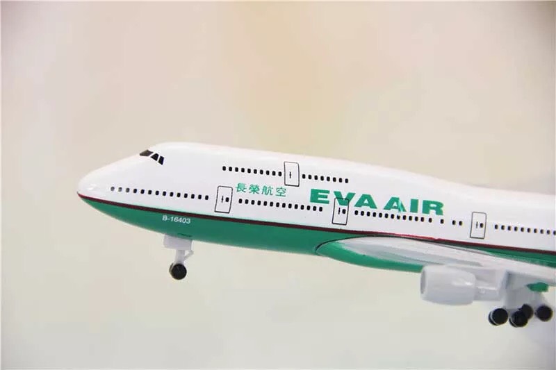 1/400 chiếc Boeing 747-400 Đài Loan EVA Air Hãng Hàng Không AIRWAYS Máy Bay hàng không Đồ Chơi máy bay trẻ em thu thập Tặng W gầm xe căn cứ hạ cánh