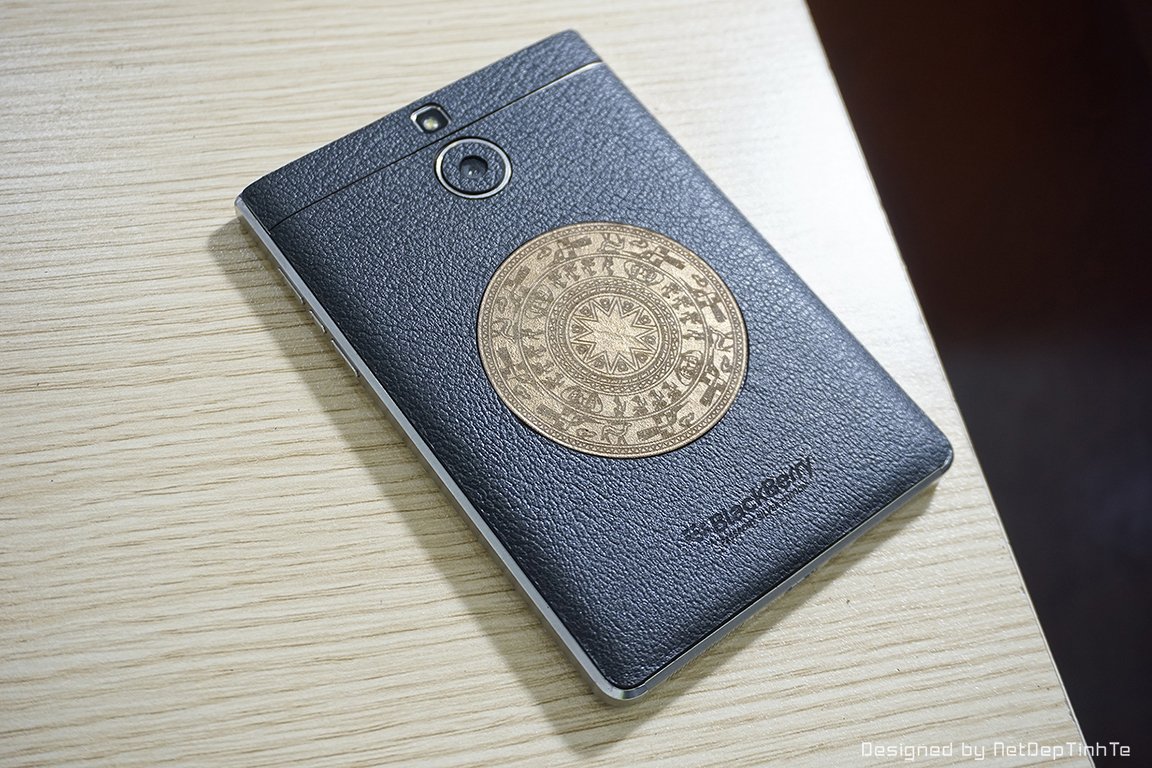 Miếng dán skin da BlackBerry Passport Silver