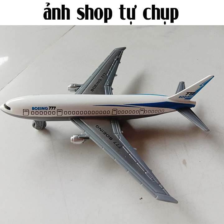 Mô hình máy bay có bánh xe