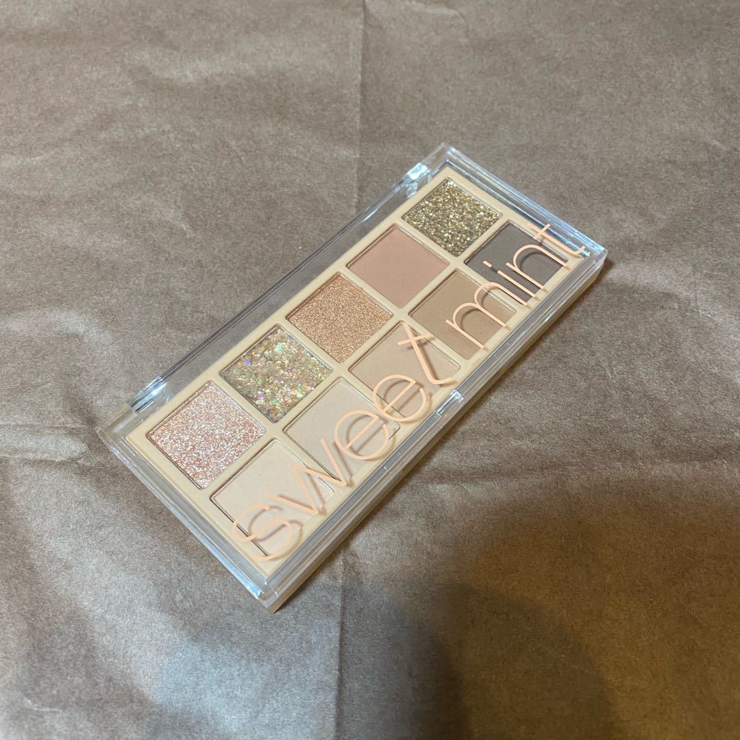 Bảng phấn mắt nhũ lì 10 ô Sweet Mint TI DO