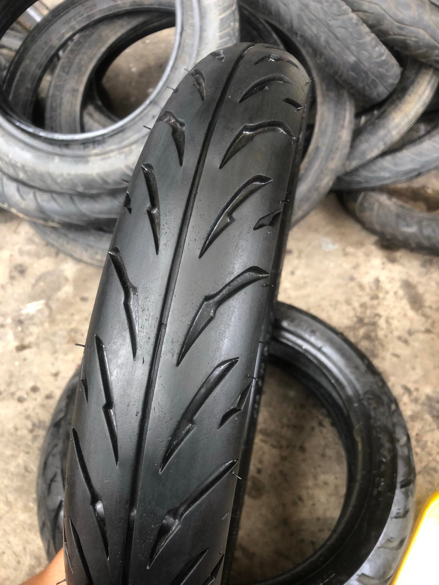 Vỏ lốp  Quick 90/90-12 lead, scr, nozza