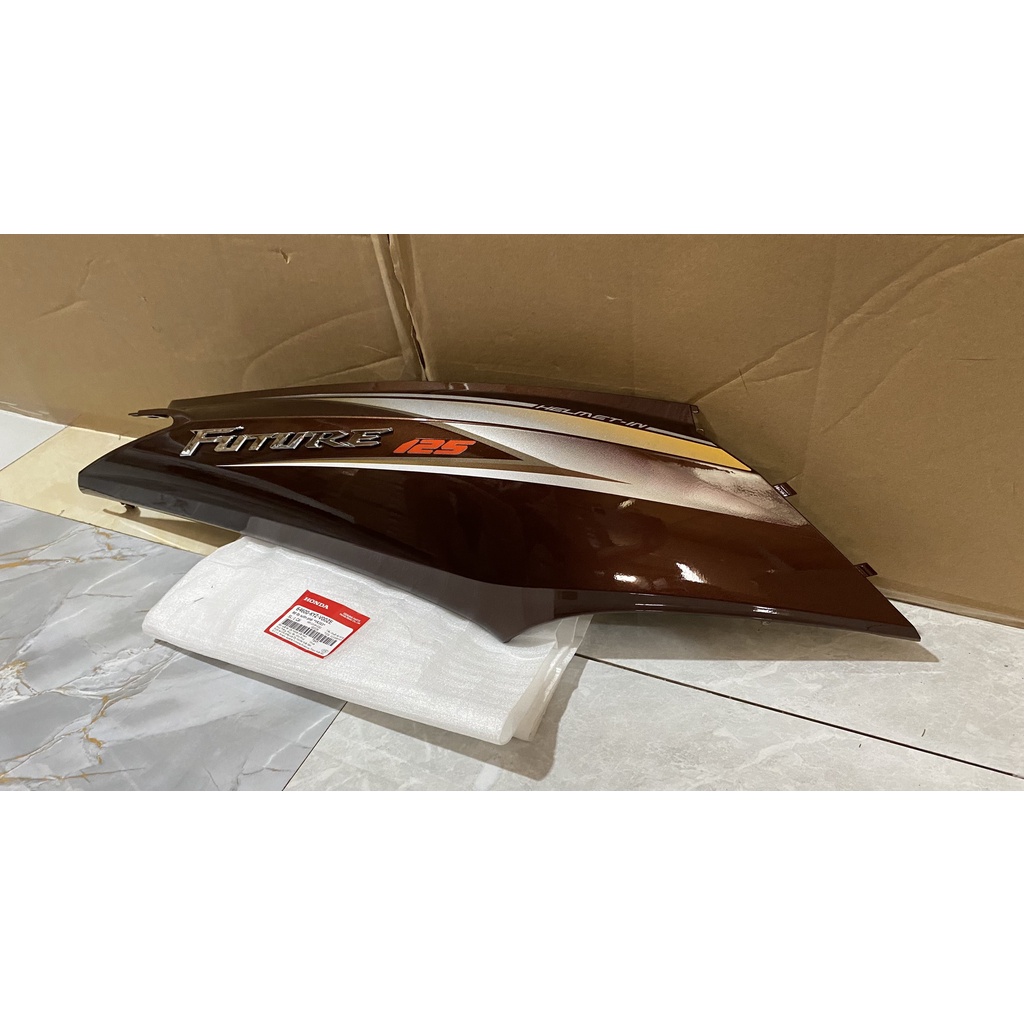 Ốp sườn phải Future 125 năm 2012 Màu Nâu *YR303* (64600KYZV00ZE)