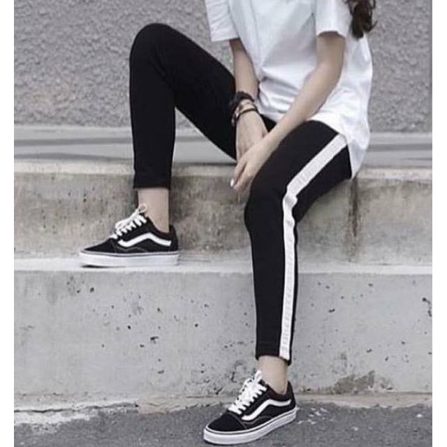 Quần baggy một sọc trắng to kiểu dáng đơn giản, dễ phối đồ