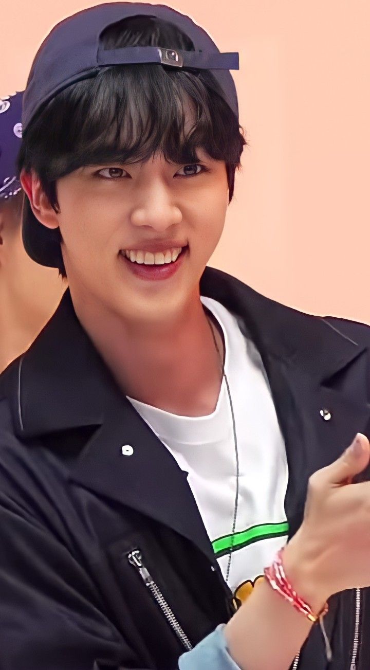 Vòng tay cheap moment Jin BTS