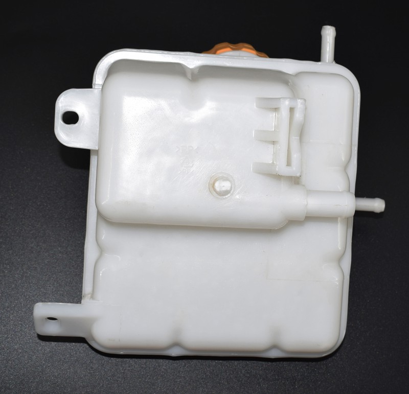Bình nước phụ Spark - hàng xịn có nắp
