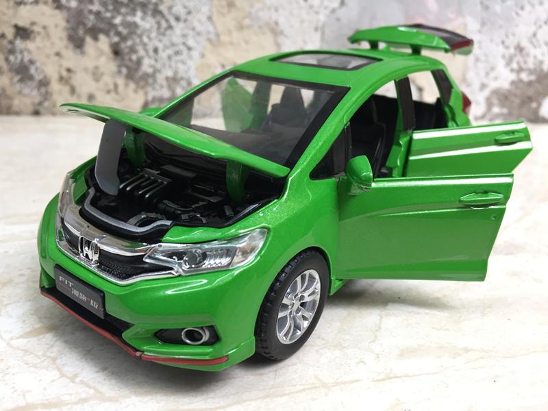 Mô hình xe ô tô Honda Jazz 2020 1:32