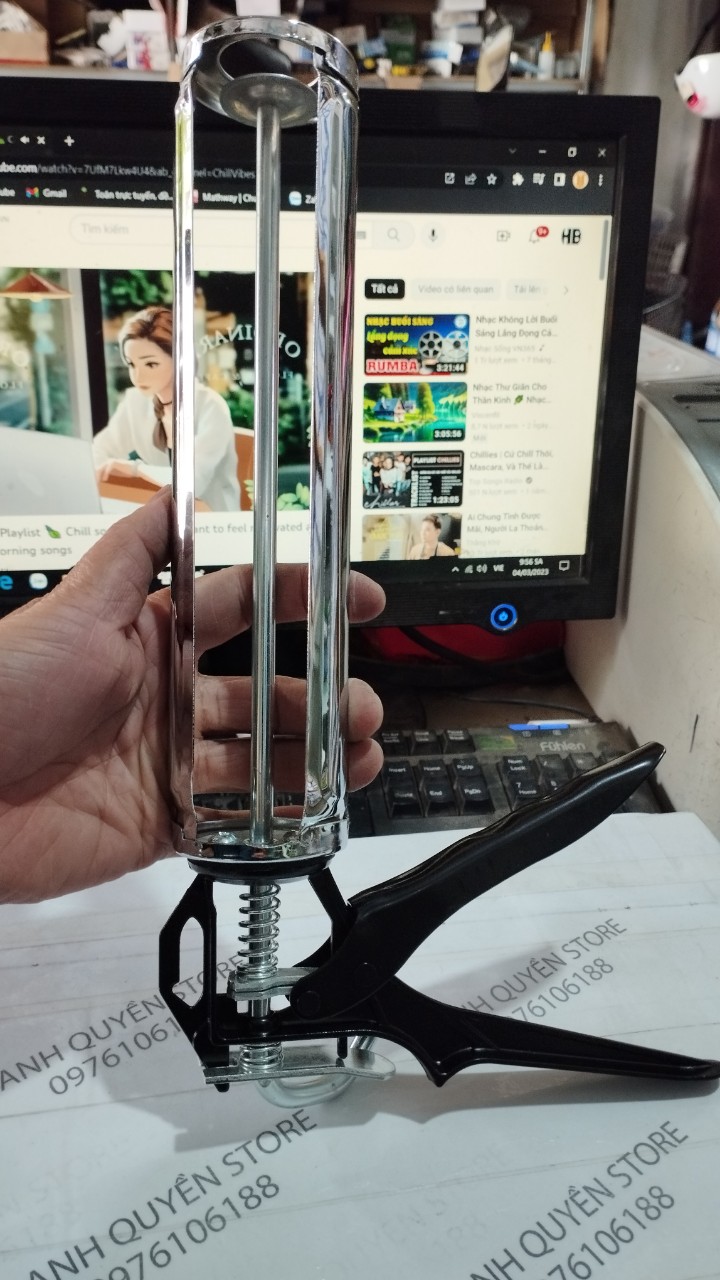 Súng bắn keo,bơm keo silicon hàng đẹp