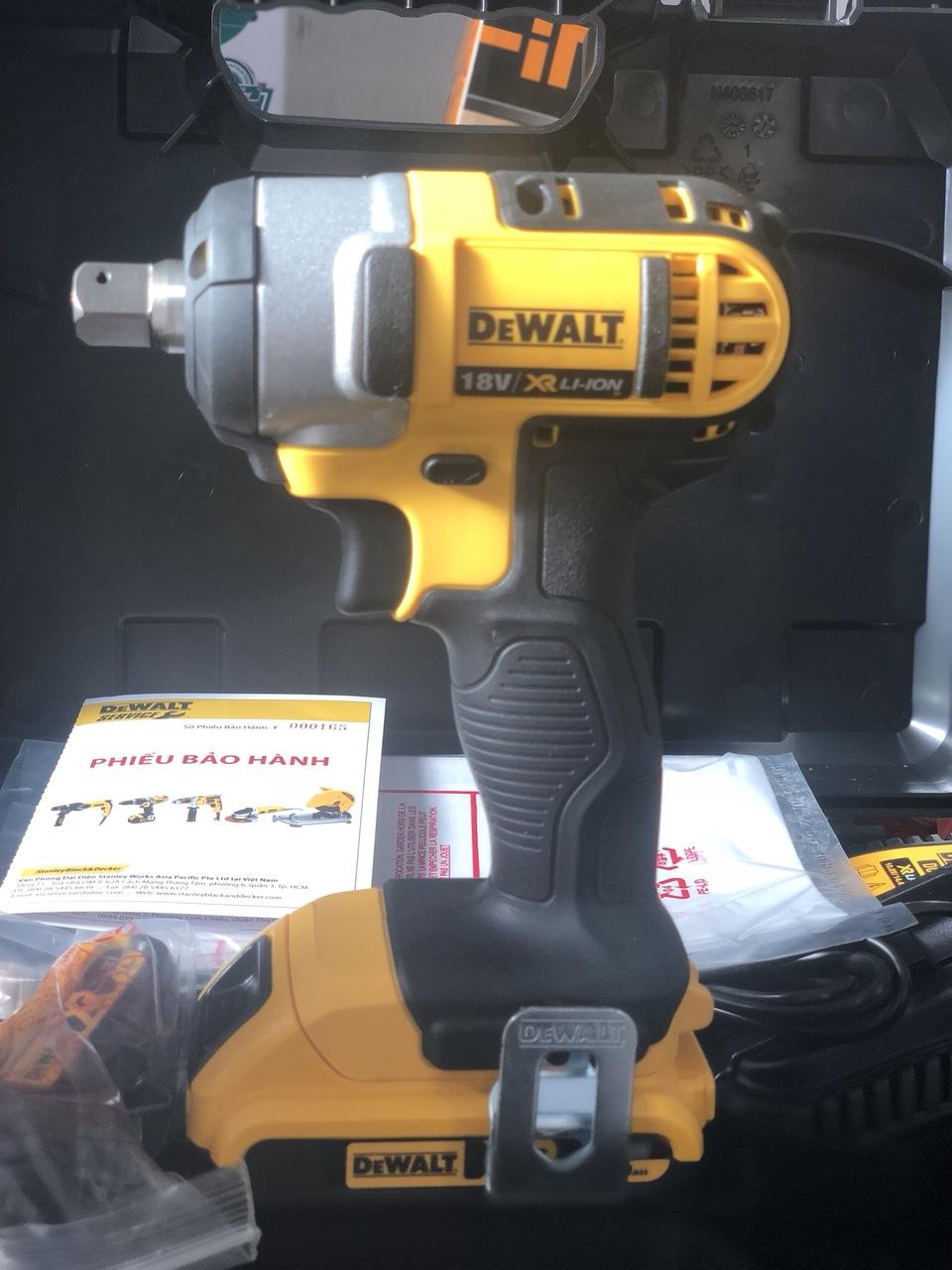 DeWALT - 18V - 2.0Ah MÁY VẶN BU LÔNG ĐỘNG LỰC DÙNG PIN - DCF880D2