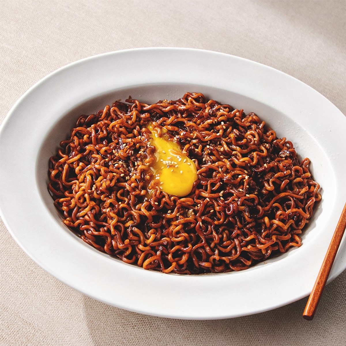 Mì tương đen cay Samyang (140g)