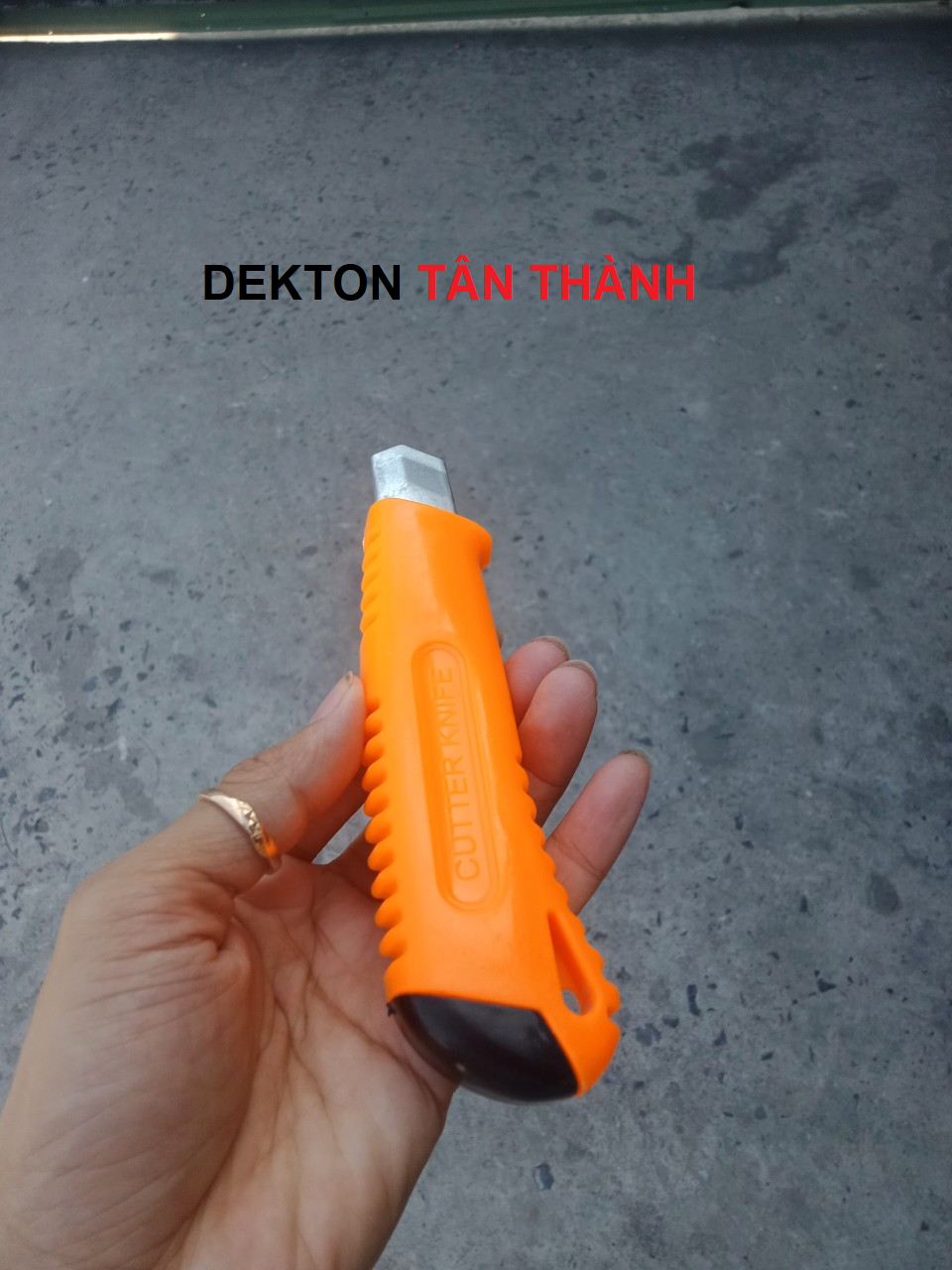 [Hàng tặng] Dao rọc giấy lớn 18mm / Kèm lưỡi
