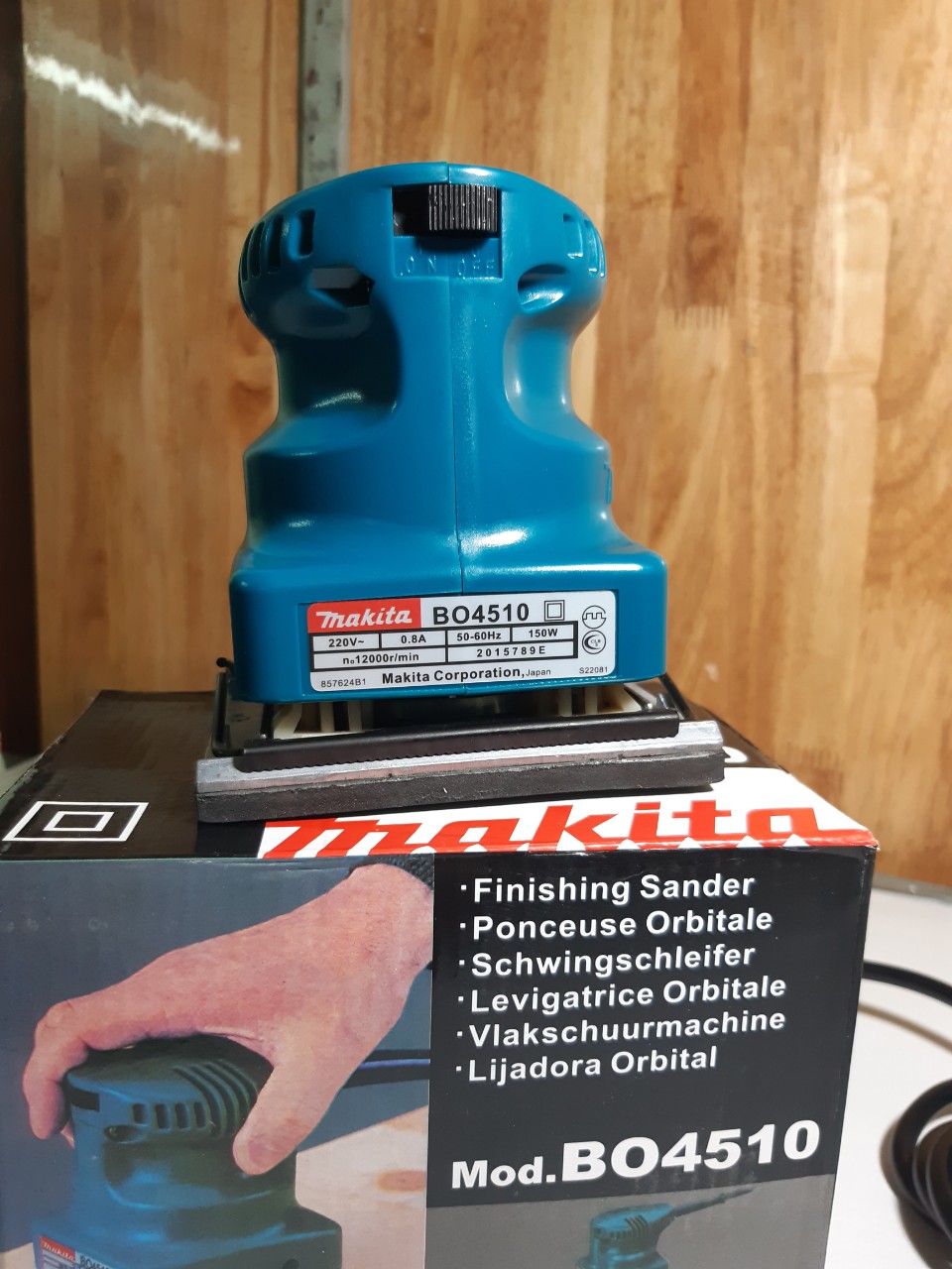 [HCM]máy chà nhám MAKITA B04510 đế vuông