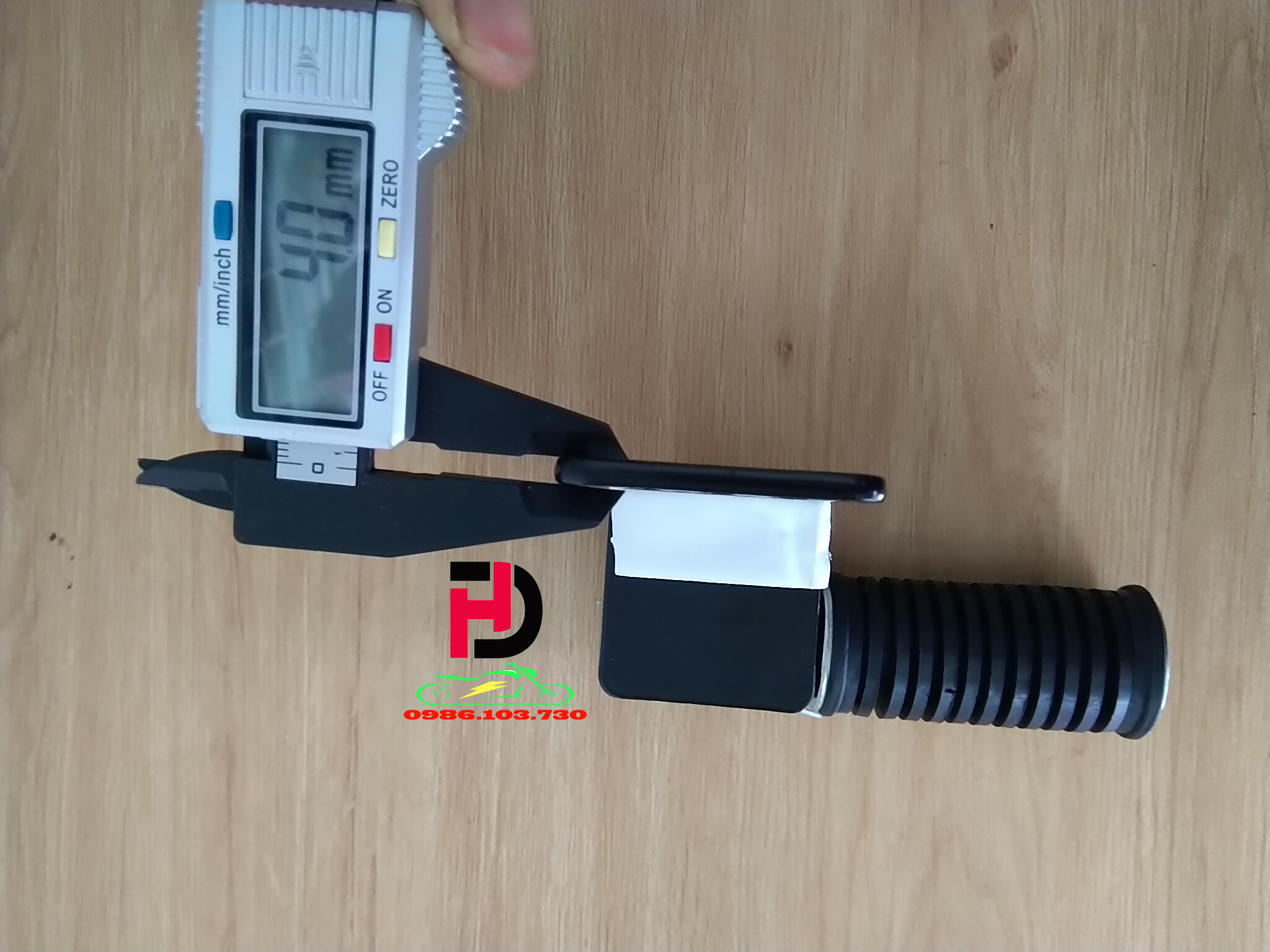 GÁC CHÂN SÀN XE GA XE MÁY ĐIỆN 1 BỘ