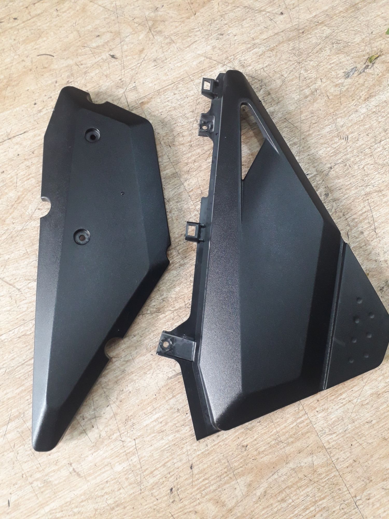 Cặp nắp che pô e trái-phải cho Raider Satria Fi