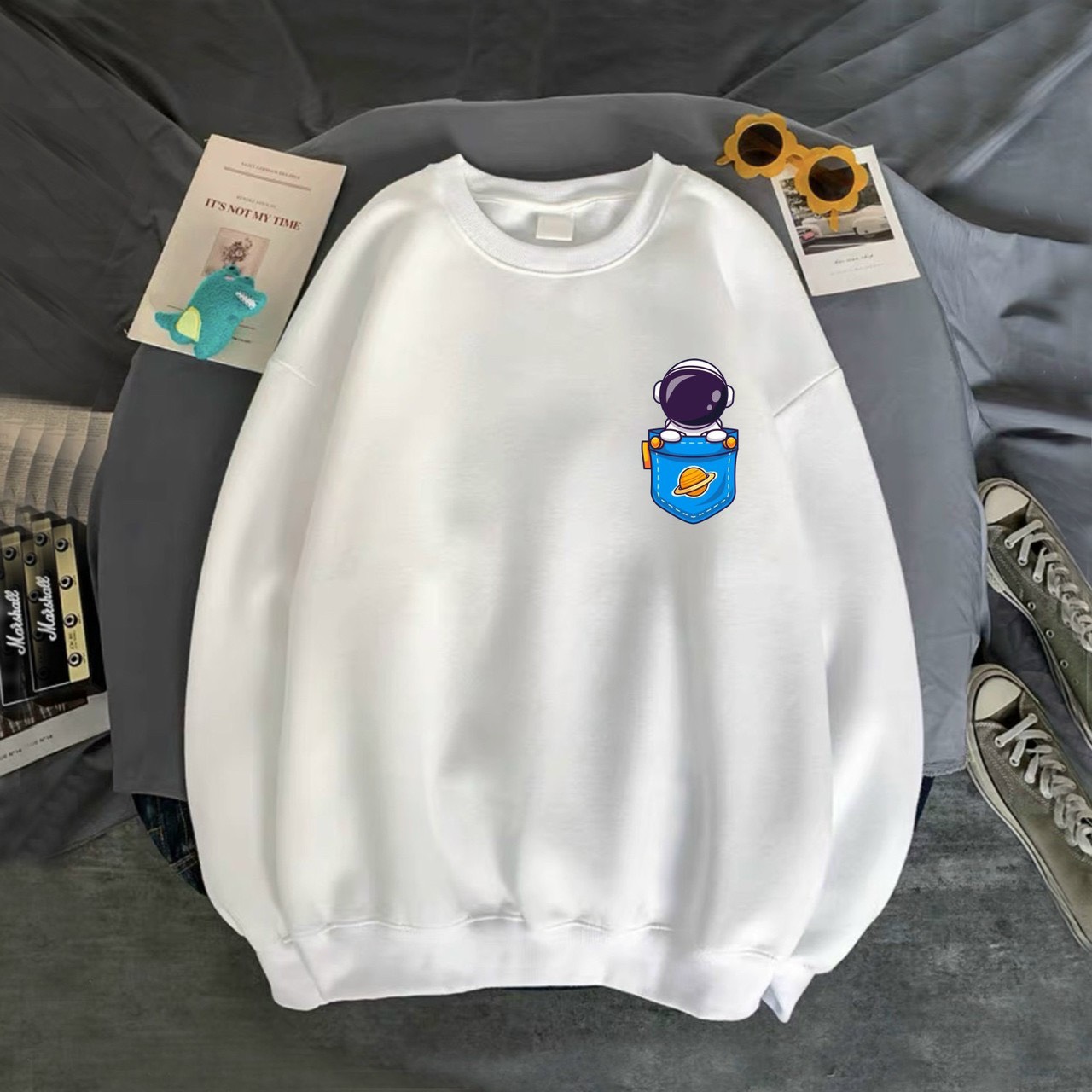 Áo sweater nỉ unisex màu trơn in logo phi hành gia cực đẹp