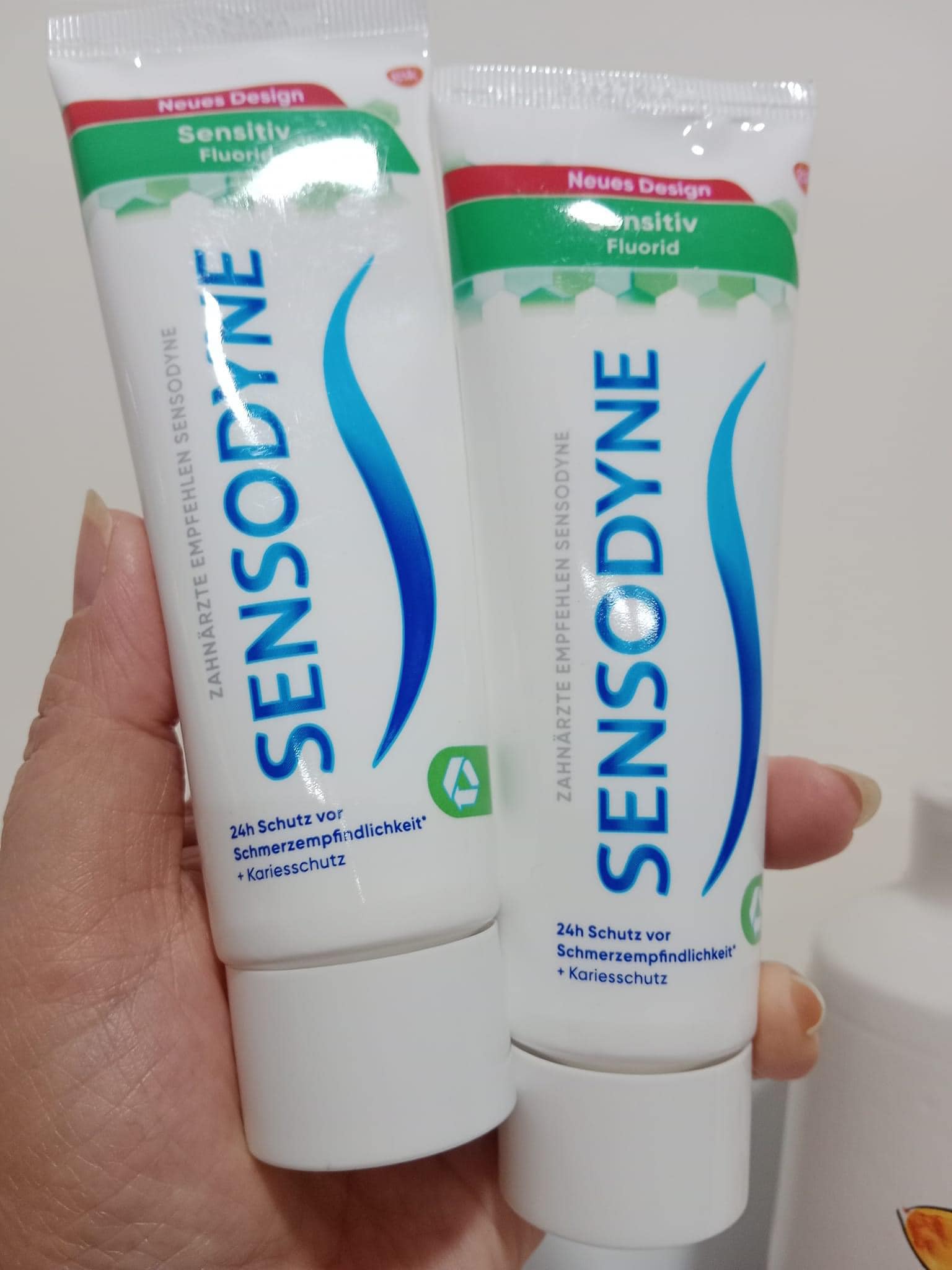 Kem Đánh Răng Sensodyne Fluorid Chống Ê Buốt Của Đức, 75 ml {Hàng Đức Chính Hãng}