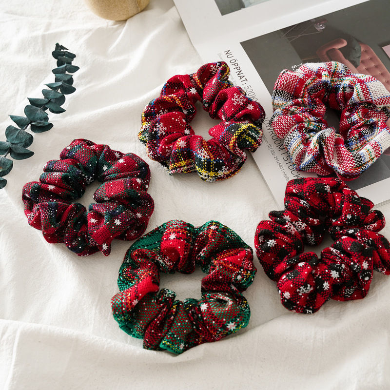 [HCM]Dây cột tóc vải scrunchies họa tiết giáng sinh - UniLabel