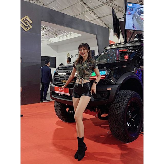 Boot len cổ lửng thời thượng ôm chân GBN09