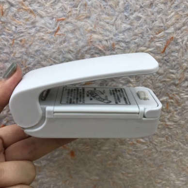 Máy hàn miệng túi nilon cầm tay tiện lợi