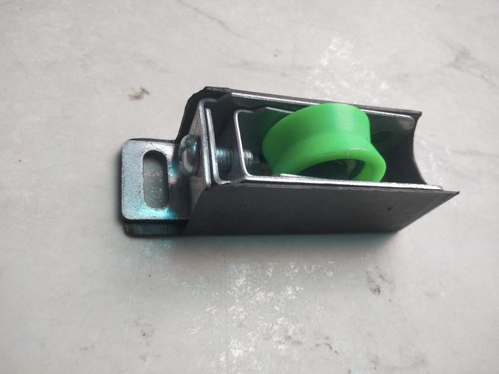 Bánh xe cửa đi lùa hệ 55 nhôm kính xingfa