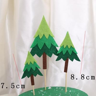 Que cắm cây xanh lá tam giác