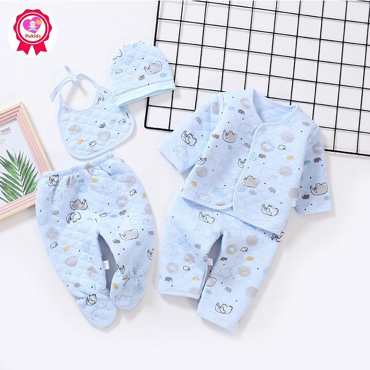 Bộ đồ quần áo cho bé sơ sinh combo 5 món gồm: 1 áo, 2 quần dài, 1 mũ, 1 yếm ăn trần bông 3 lớp ấm áp