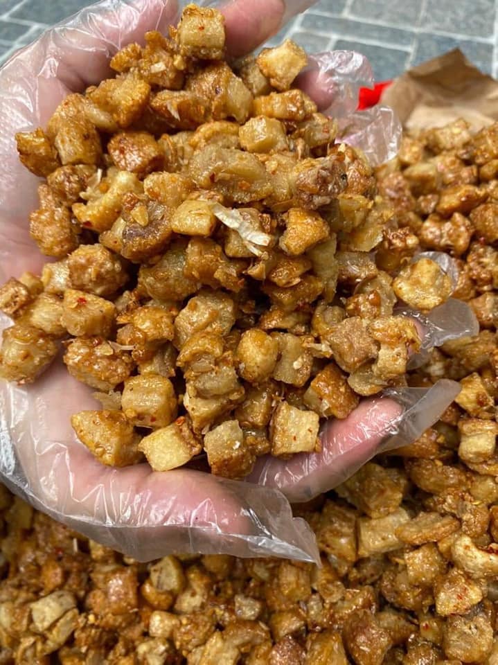 [HCM]Hủ 500gr Tóp mỡ da heo lắc tỏi ớt giòn rụm thơm ngon luôn mới