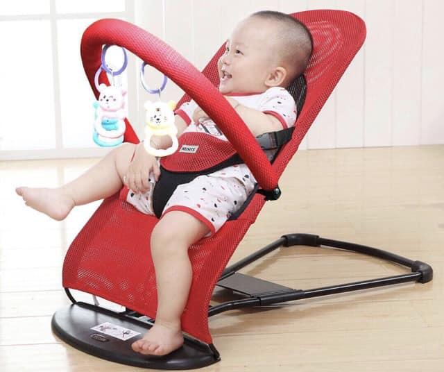 Ghế nhún cho bé có đồ chơi