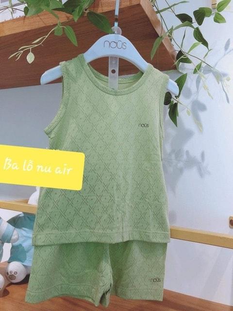 Nous - Bộ ba lỗ