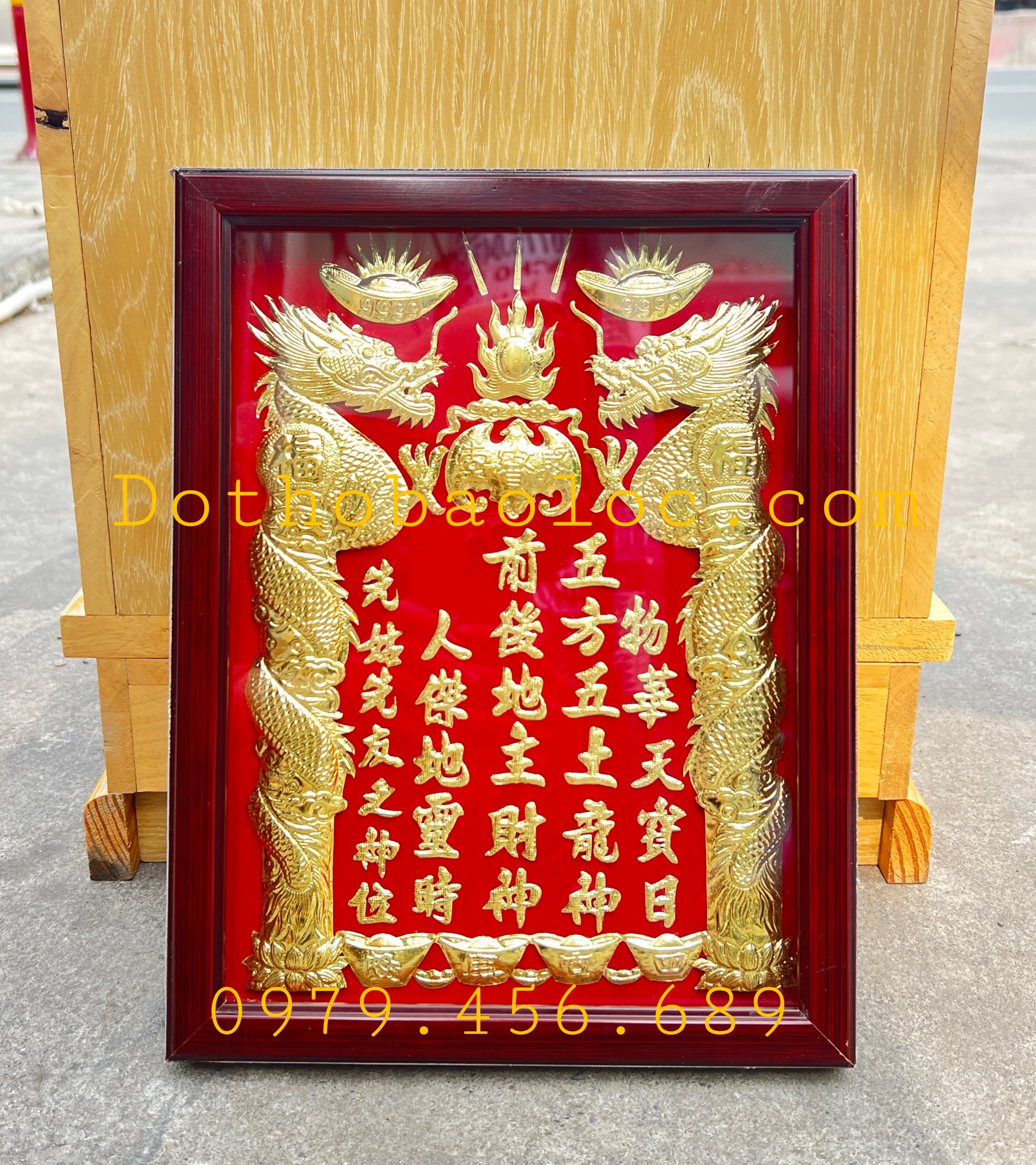 Bài vị thần tài thổ địa dát vàng 24 k cao 30cm x 23cm-khung đỏ, nền đỏ