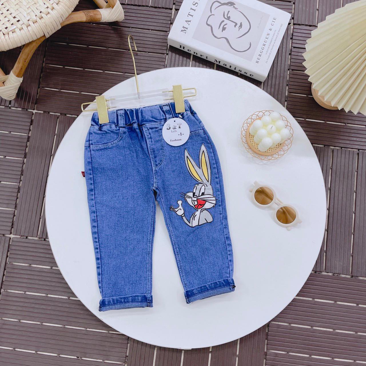 [Hoàn tiền 6%] Quần jean dài ngộ nghĩnh cho bé trai, bé gái 7-18kg, chất dày mềm, co giãn cho bé thoải mái vận động