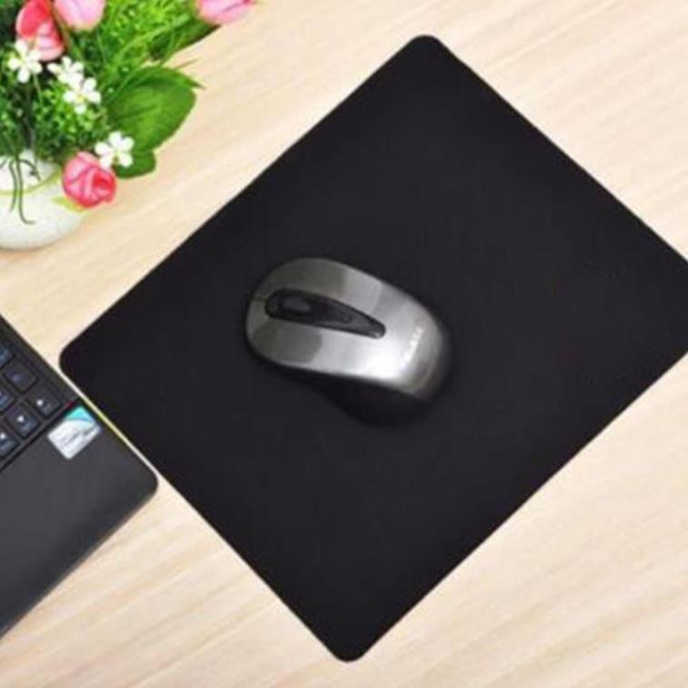 Lót Chuột Logitech Siêu Rẻ 22 X 18 Cm