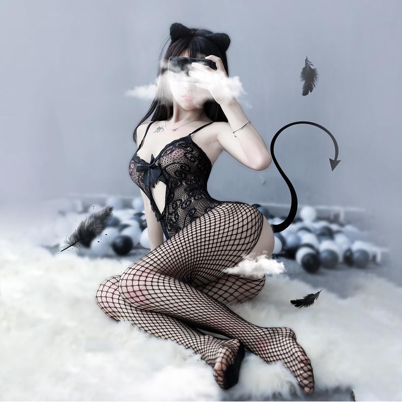 Đồ ngủ Cosplay xuyên thấu lọt khe