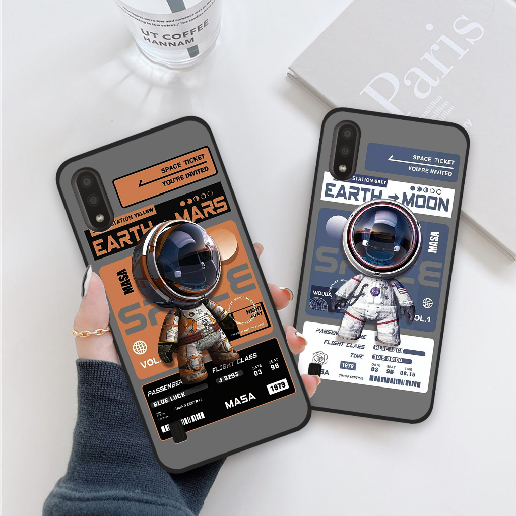 Ốp lưng Samsung Galaxy A01 / A02 phi hành gia astronaut 3D độc đáo