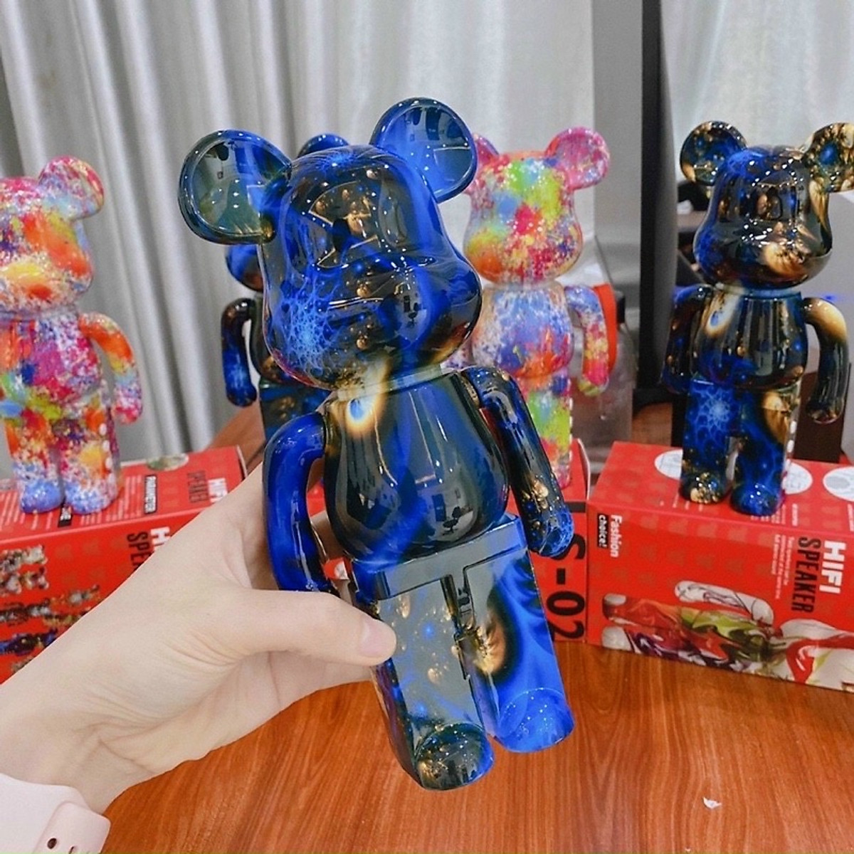 Loa Bluetooth B5+ Bearbrick Kaws B5 Plus Hình Gấu, Âm Thanh Sống Động, Nghe Nhạc Cực Hay