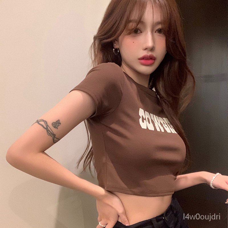 Áo thun croptop in chữ thời trang