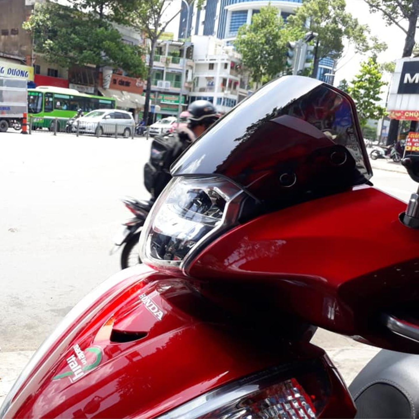 Kính chắn gió SH300i 2017 Zhipat (240005)